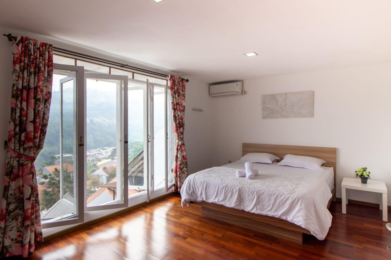 Villa Keluarga Resor Dago Pakar - Dengan View Bukit *